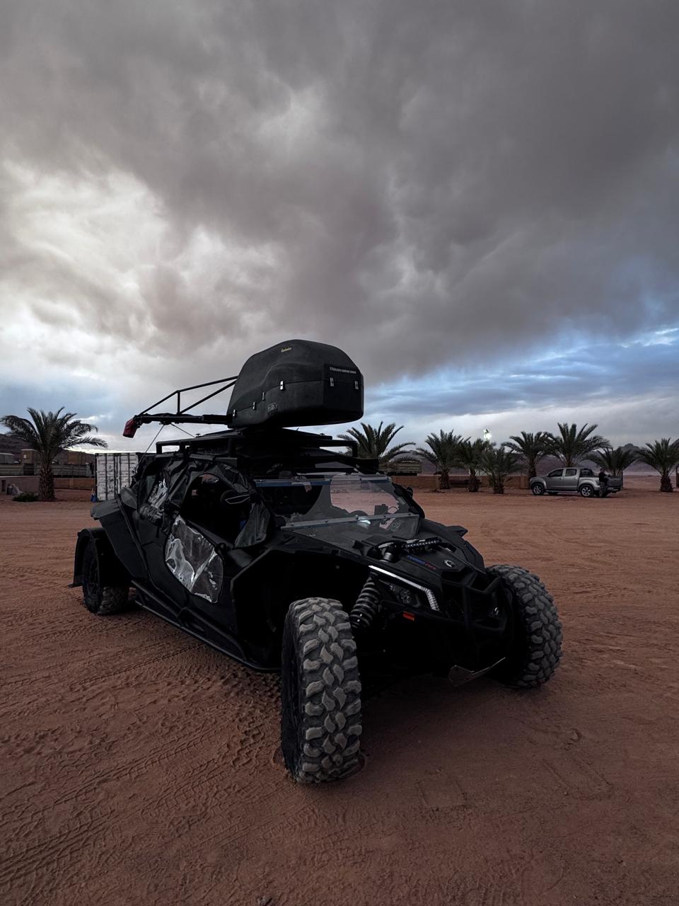 Can-Am Maverick Turbo RR with U-crane