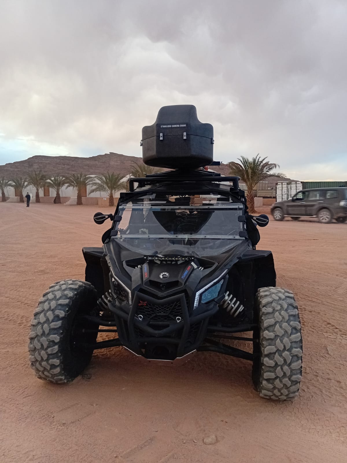 Can-Am Maverick Turbo RR with U-crane