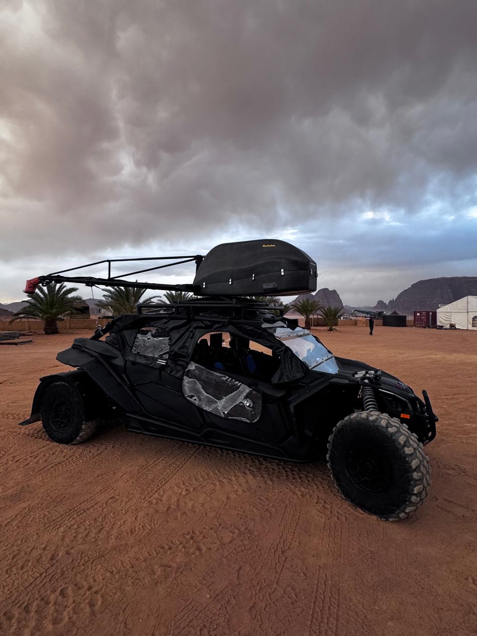 Can-Am Maverick Turbo RR with U-crane